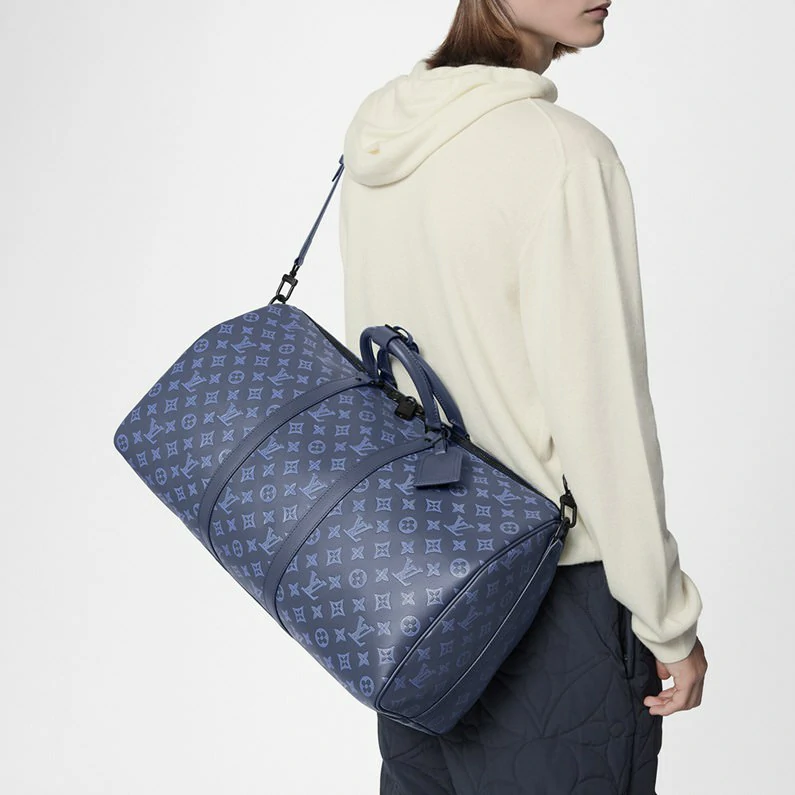 Louis Vuitton Keepall Bandoulière 50 Bag Monogram Shadow Leather Travel - Laivastonsininen