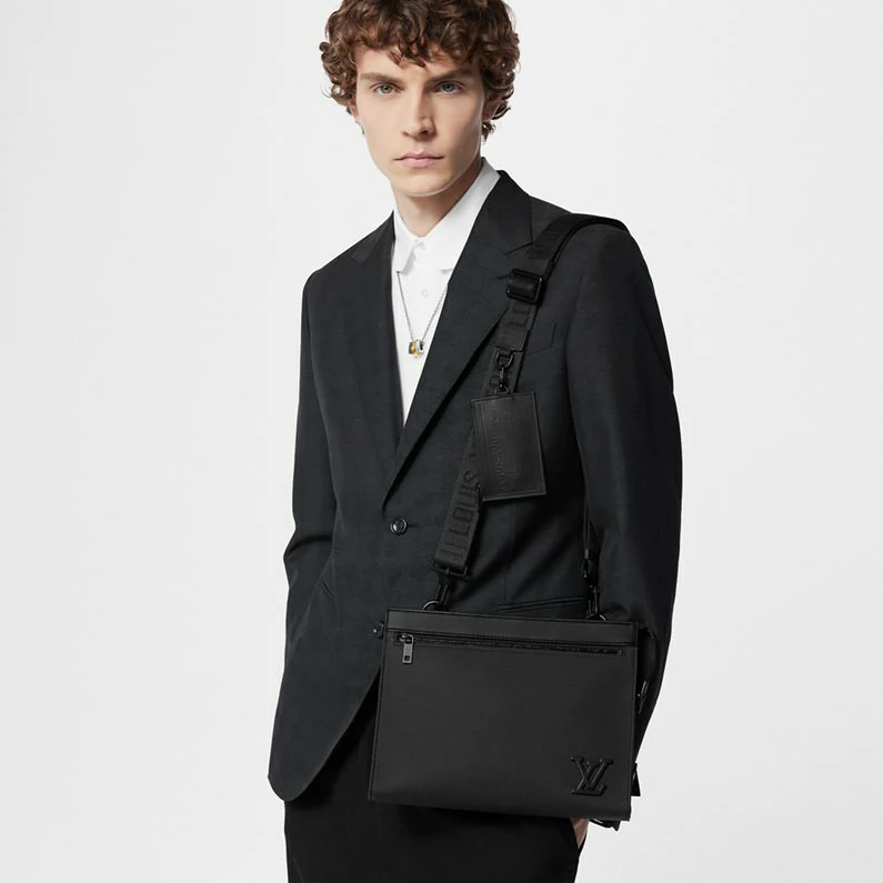 Louis Vuitton Voyage Messenger Bag Lv Aerogram Bags - Musta Aerogram lehmännahka